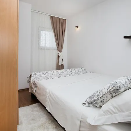 Апартаменти Lidija *
