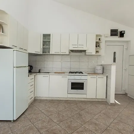 Apartment Lidija
